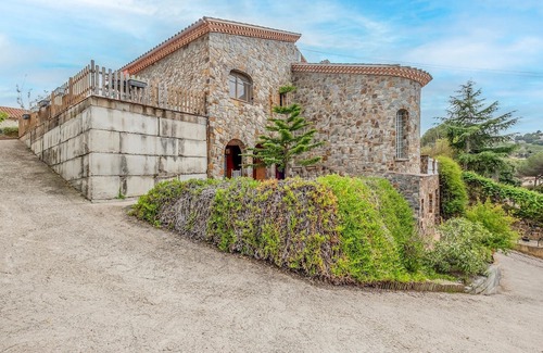 Argentona House | Look forward to this spacious and special stone villa with pool.