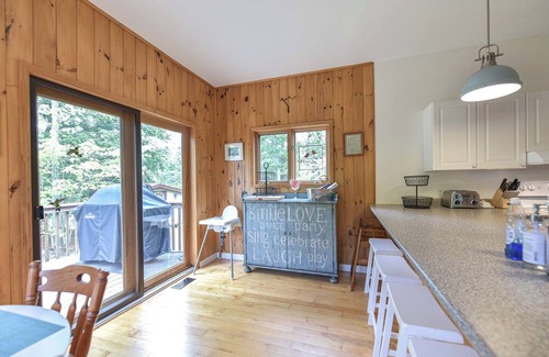 Muskoka Lakes Cottage | Serene Lakeside Escape: Windsor Point Retreat for Families