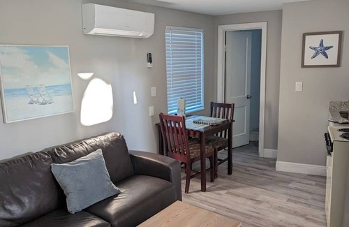 Capri Isle Apartment | Cozy Studio Apartment Steps from Treasure Island Beach
