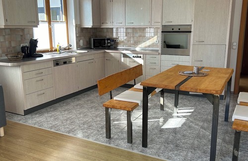 Hunderdorf Apartment | Cozy Madera Campesina Retreat in the Bavarian Forest