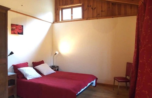 Montjay Apartment | Cozy Apartment 'Bois D'estève' with Mountain View & Terrace