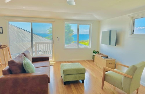 Ventnor Apartment | Waterfront Retreat: The Nest with Breathtaking Bay Views