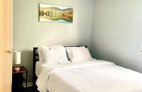 Olathe House | Pet-Friendly 3-Bedroom Retreat with King Bed Awaits You