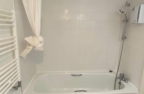 Woolwich Apartment | Comfortable Two Bedroom Flat in Greater London for Everyone