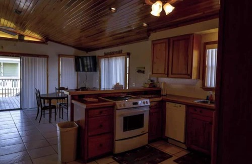 Horseshoe Beach House | Discover The Hidden Treasure: Family-Friendly Retreat