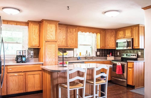 Little Levels House | Tranquil Hill House: Hiking, Skiing & Beautiful Views