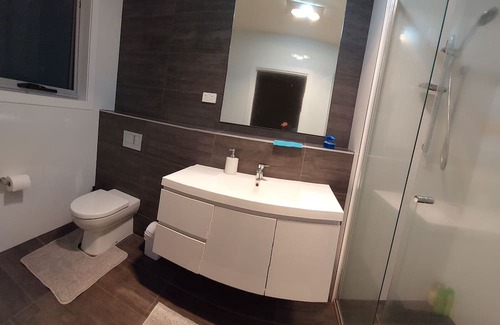 Franklin House | Modern House in Franklin with Spa and Hot Tub Amenities