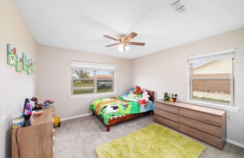 Coleman House | Hilltop Retreat: Guest Rated 10/10 with Spa & Kitchen