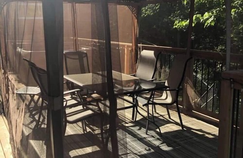 Val-des-Monts House | Relaxing Entrebleu Hotel | Spa with Lake View Amenities