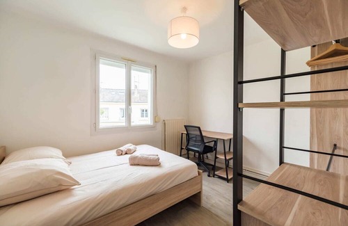 Guingamp House | Ideal Family Retreat at Gite du Stade, Guingamp for 8