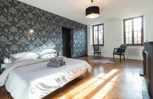 Cazeres House | Pet and Child-Friendly Vrbo Property for Your Next Getaway