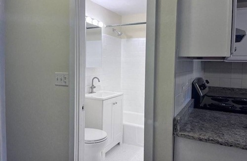 Framingham Condo | Travel Nurses or Corporates. Close to I90, Shopping, Restaurant & Train station.