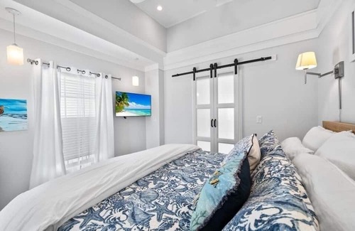 Melbourne Beach Cottage | Seagrape Beachfront Cottage - Direct Oceanfront Escape