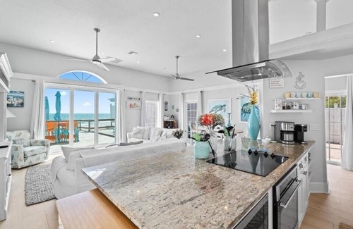 Melbourne Beach Cottage | Seagrape Beachfront Cottage - Direct Oceanfront Escape