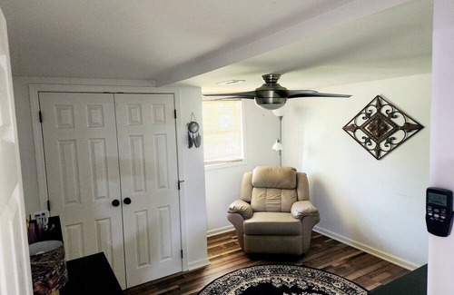 Ferguson House | Gabi's Getaway: Pet-Friendly Retreat with Spa & Hot Tub