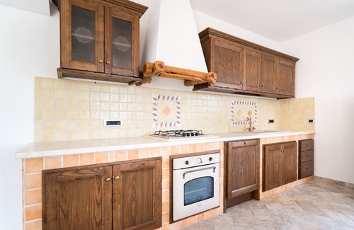 Loculi Apartment | Cozy Studio Apartment with Mountain View & Modern Amenities