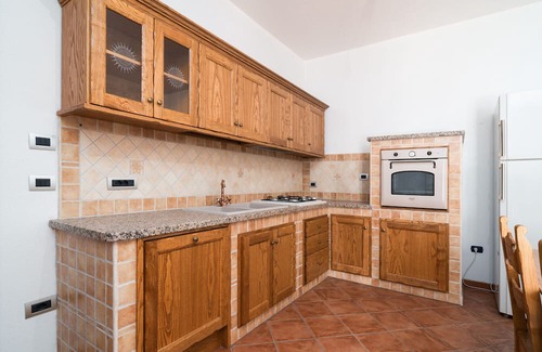 Loculi Apartment | Cozy Appartamento 1 with Mountain View & Modern Amenities