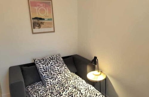 Francisco-Ferrer - Vern Apartment | Family-Friendly Retreat with Hot Tub and Kitchen Amenities