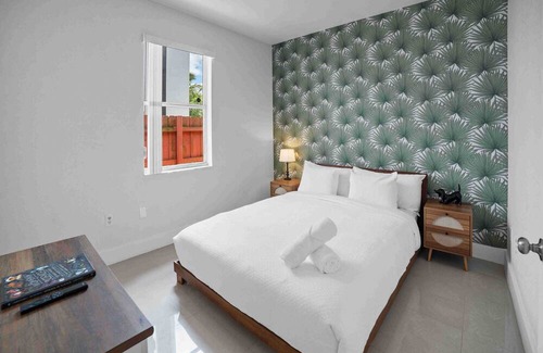 Princeton House | Ohana House Jacuzzi Pool and Ping Pon Terrace