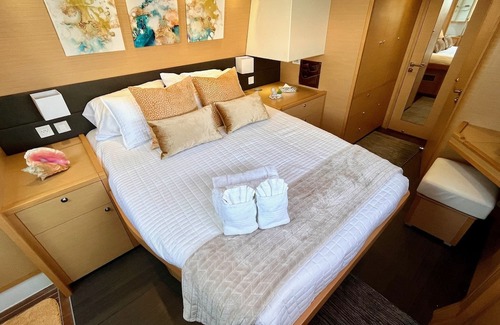 Staniel Cay Boat Rental | Indulge in All-Inclusive Yacht Bliss in the Bahamas