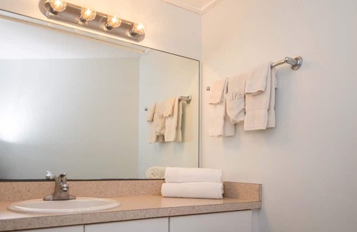 Central Beach Resort | Oceanfront 1-Bedroom Condo with Balcony at Reef Ocean Resort