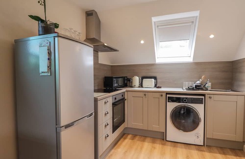 Scaniport Cottage | Romantic Purlie Lodge Apartment with Garden in Inverness