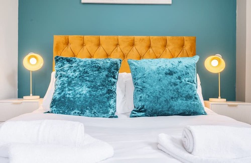 Roath Cottage | Cozy 1 Bedroom Accommodation with Ocean View in Cardiff