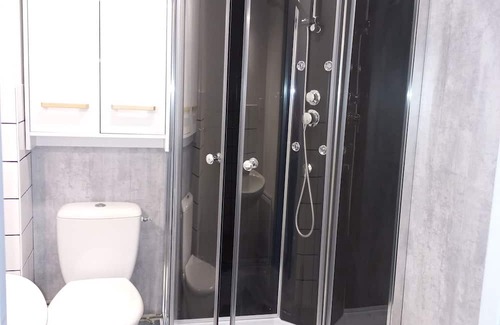 Remiremont Apartment | Quiet Appartement Les Iris Near City Center with Kitchen