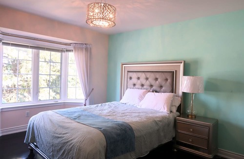 Richmond Hill House | Spacious 4-Bedroom House in Richmond Hill for Families