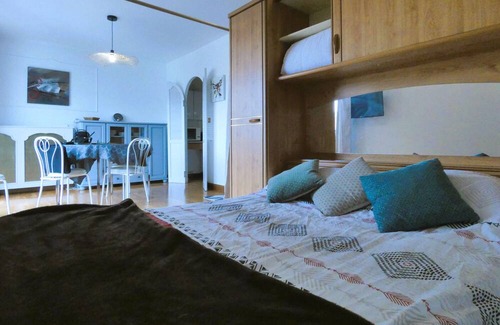 Chartres Apartment | Gite Chartres, studio flat, 2 persons
