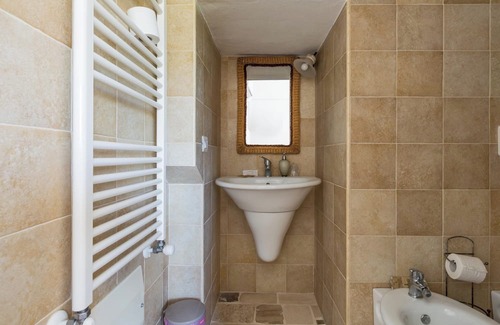 Mottola House | Family-Friendly Hotel Room with Pool and Breakfast Included