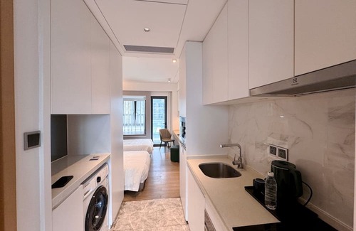 Shajing Apartment | Convenient Studio Steps from SZ Convention Centre