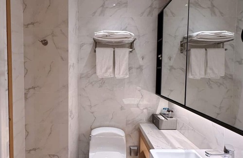 Shajing Apartment | Convenient Studio Steps from SZ Convention Centre