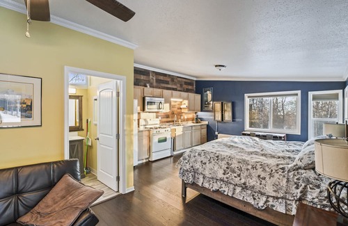 Palmer Apartment | Serene Mountain Views with Breakfast & Family-Friendly Vibes