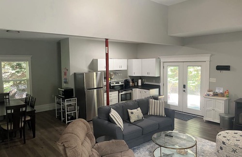 East Shoreham Cottage | Inviting Cottage Retreat in Wading River - Family Friendly
