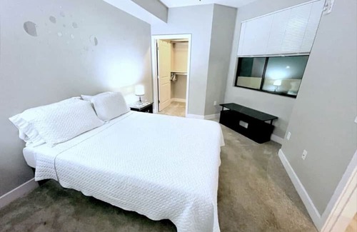Laguna Hills Apartment | Oceanfront Retreat with Spa and Breakfast Included