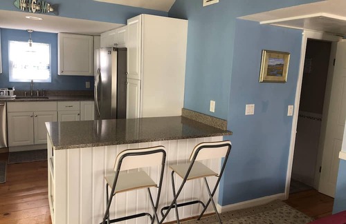 Ocean Bluff-Brant Rock Cottage | Cozy Cottage Steps from Sunrise Beach with Great Amenities