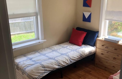 Ocean Bluff-Brant Rock Cottage | Cozy Cottage Steps from Sunrise Beach with Great Amenities