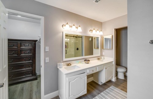 Northeast Carrollton House | Inviting Carrollton Cottage with Fire Pit & Gas Grill