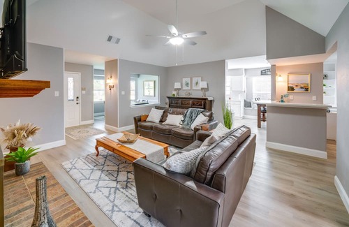 Northeast Carrollton House | Inviting Carrollton Cottage with Fire Pit & Gas Grill