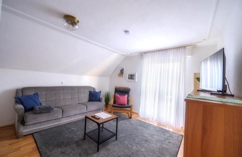 Lippstadt Apartment | Cozy Apartment 'Wohnung Am Kurpark' with Ocean View & Wi-Fi