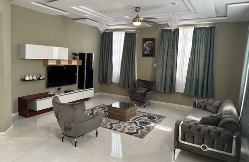 Kumasi Villa | Discover Nanani Villa - A Family-Friendly Escape