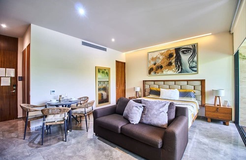 Tulum Resort | Relaxing Beach Haven: 1 Bedroom with Pool & Breakfast