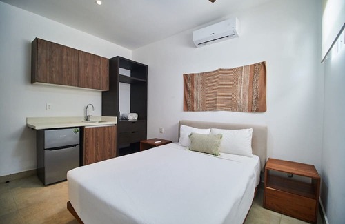 Tulum Resort | Inviting Sunset View Retreat: 2 Bedrooms, Pool & Breakfast