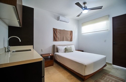 Tulum Resort | Inviting Sunset View Retreat: 2 Bedrooms, Pool & Breakfast