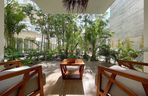 Tulum Resort | Inviting Sunset View Retreat: 2 Bedrooms, Pool & Breakfast