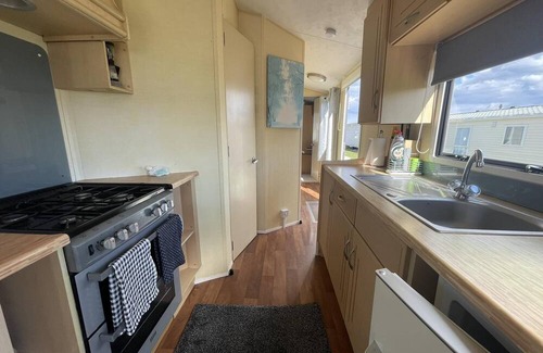 Clacton-on-Sea House | Perfect 6 Berth Caravan at Valley Farm Holiday Park