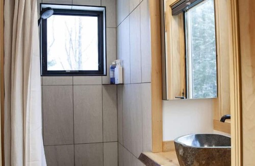 Keene House | Pet-Friendly Ascent House: Perfect for Families in Keene
