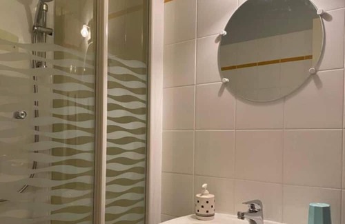 Angoume House | Cozy Guest House 'Chambre D'hôtes Edelweiss' with Wi-Fi