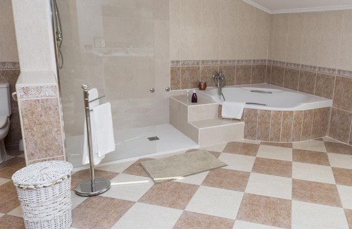 Nieva House | Relaxing Holiday Home 'El Nogal De Nieva' with Pool & Wi-Fi